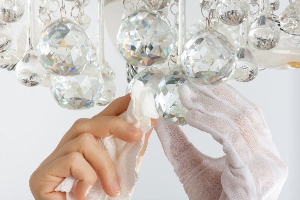 chandelier cleaning service in dubai